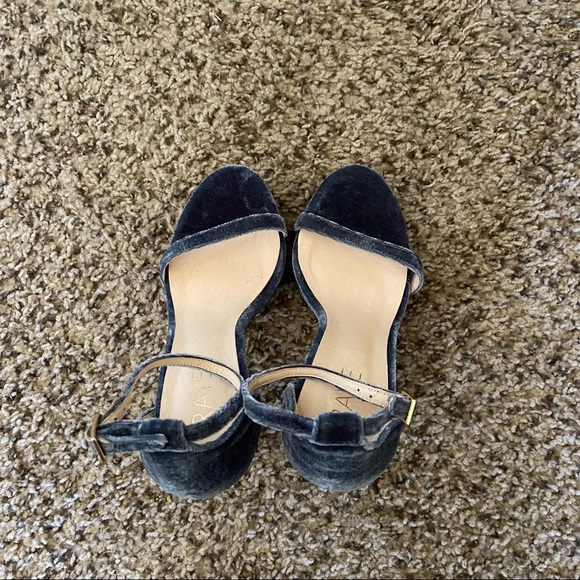 SOLD RAYE brynne velvet heels - Picture 4 of 10